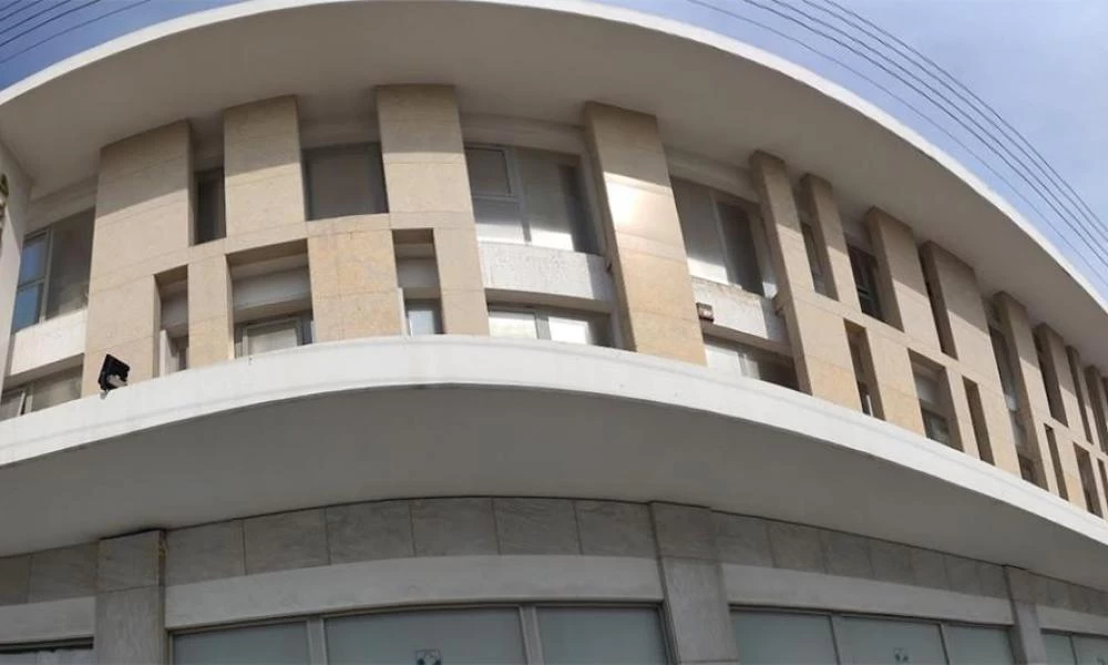 Ρουβίκωνας: Παρέμβαση στο δημαρχείο Αγίας Παρασκευής